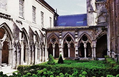 Abbaye St LÃ©ger Ã  Soissons jigsaw puzzle