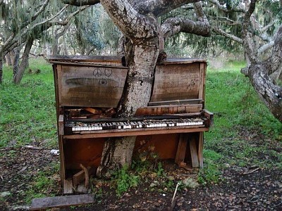 Piano jigsaw puzzle