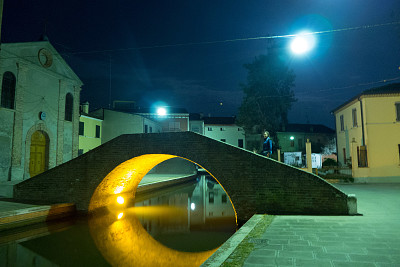 פאזל של Comacchio di notte