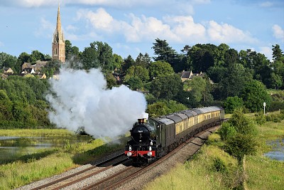 Train at Kings Sutton, England jigsaw puzzle