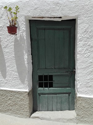 Puerta con encanto. Enix.