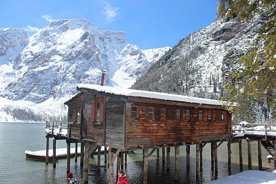 Lago di Braies jigsaw puzzle