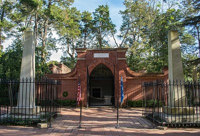 Washington family tomb at Mount Vernon