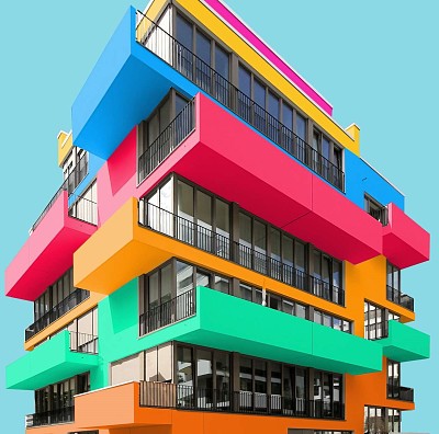 Un edificio muy colorido