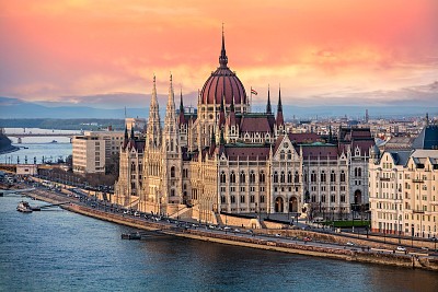 BUDAPEST, HUNGRIA, PARLAMENTO