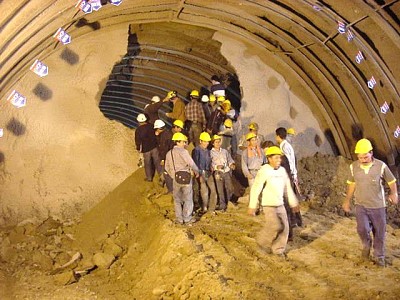 TUNEL ABIERTO GUAYASAMIN - QUITO