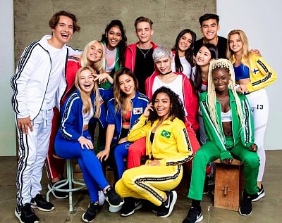 פאזל של now united