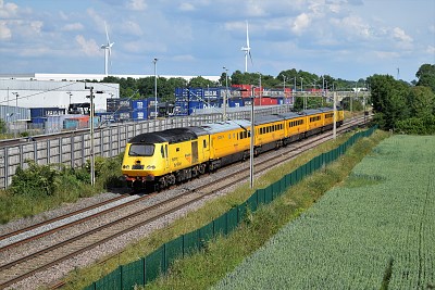 HST track recorder, Daventry Railfreight, England jigsaw puzzle