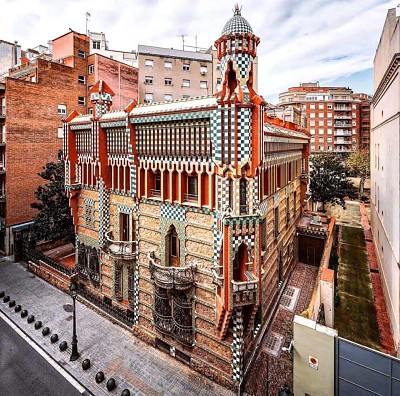 casa vincent barcelona jigsaw puzzle