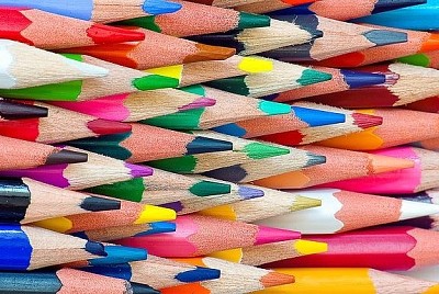 Rainbow crowded pencils