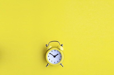 פאזל של Yellow alarm clock