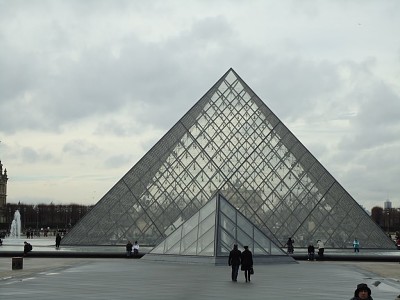 פאזל של Piramide Louvre