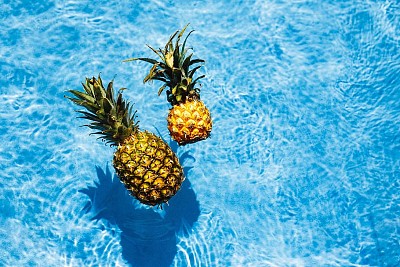 Pool pineapples