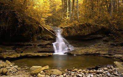 פאזל של Autum waterfall