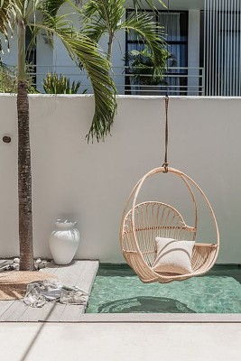 Pool swing seat