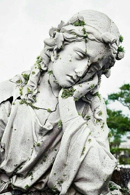 Cracked statue
