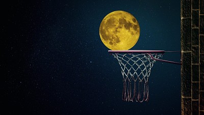 Basquete com a Lua