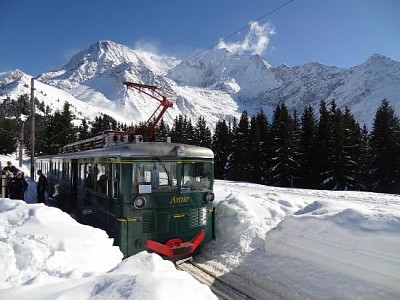 Train dans la neige