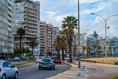 Rambla de playa Pocitos