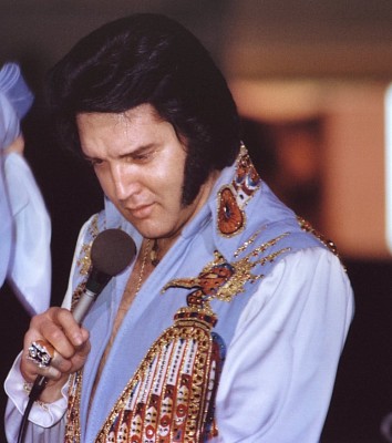 Elvis in blue jigsaw puzzle