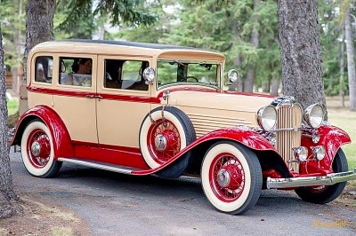 פאזל של 1932 Willys -Knight Town Car