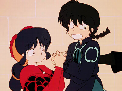 ranma es empujado y besa a akane