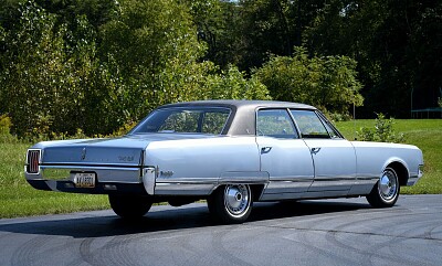 פאזל של 1965 Oldsmobile Ninety-Eight Luxury Sedan, in Ster