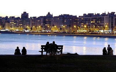 Playa Pocitos - Vista Nocturna