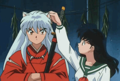 kagome le toca las orejas a inuyasha inuyasha