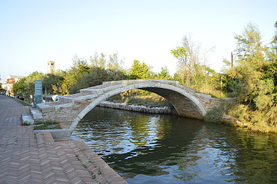 Italy, Italie, Venezia, Torcello, Devil 's Bridge jigsaw puzzle