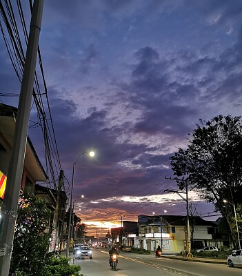 UN LINDO ATARDECER