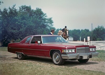 פאזל של 1975 Cadillac Coupe de Ville