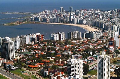 Playa Pocitos-Vista aÃ©rea