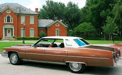 פאזל של 1975 Cadillac Sedan deVille