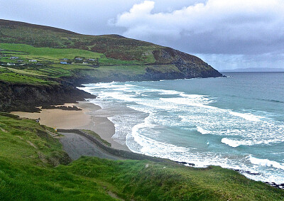 Coumeenoole Beach