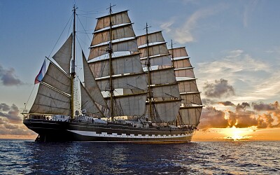 Old-Wooden-Sailing-Ships-877