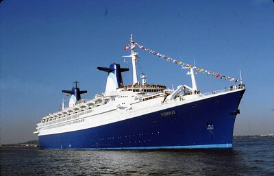 פאזל של ocean liner, Not a cruise ship
