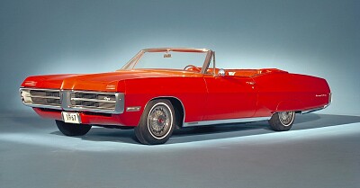 פאזל של 1967 Pontiac Grand Prix convertible