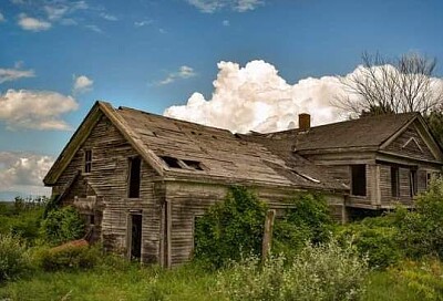 Old house jigsaw puzzle