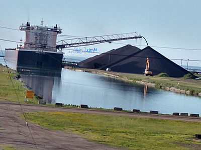 m/v Burns Harbor unloading (1,000 ft long)