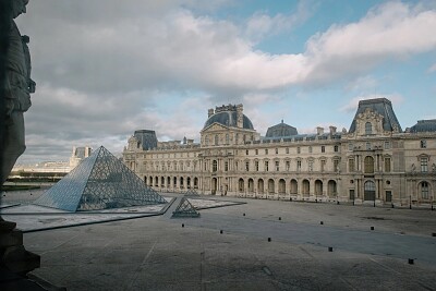 Courtyard of the Louvre jigsaw puzzle