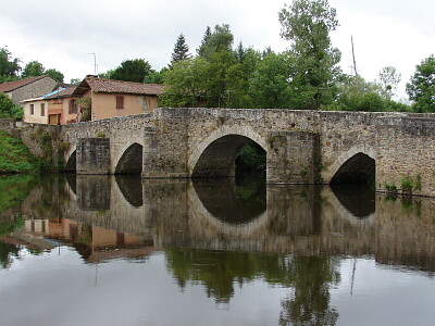 Pont medieval sur la Gartempe, Vienne jigsaw puzzle