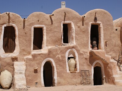 Ksour, silo a grains, Tunisie jigsaw puzzle