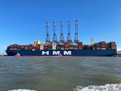 The HMM Algeciras, World 's largest container ship jigsaw puzzle