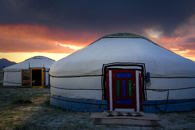 CASA DE LOS MONGOLES