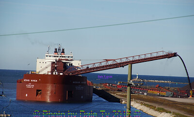 1,000 ft mv Mesabi Miner unloading    