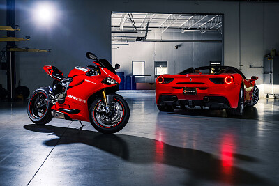 פאזל של ducati ferrari