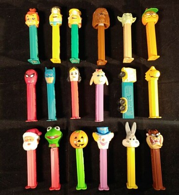 פאזל של mixed pez dispensers