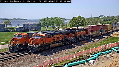 FMD BNSF-6810   BNSF-7113 with Ft Madison   Missis jigsaw puzzle