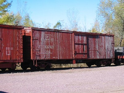 Railway boxcar